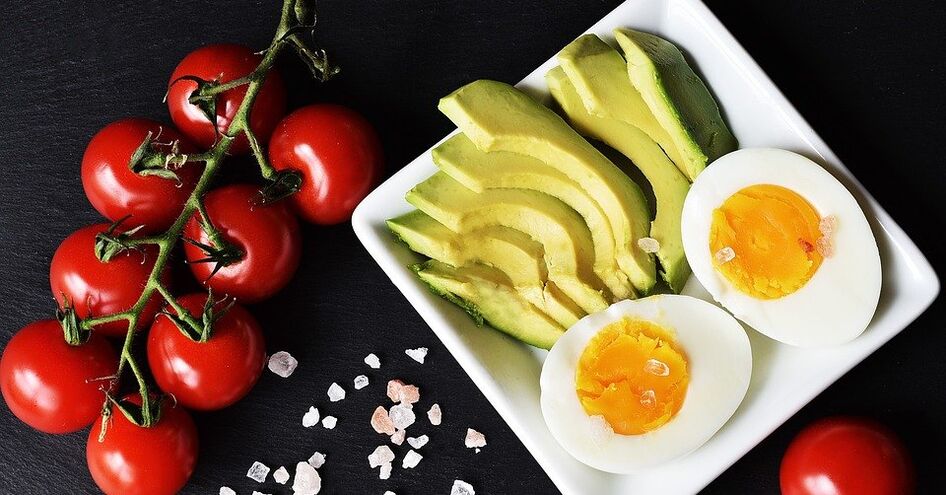 Boiled eggs, avocados and tomatoes