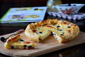 Chicken stew with olives